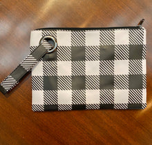 Load image into Gallery viewer, Buffalo Plaid Clutch Purse
